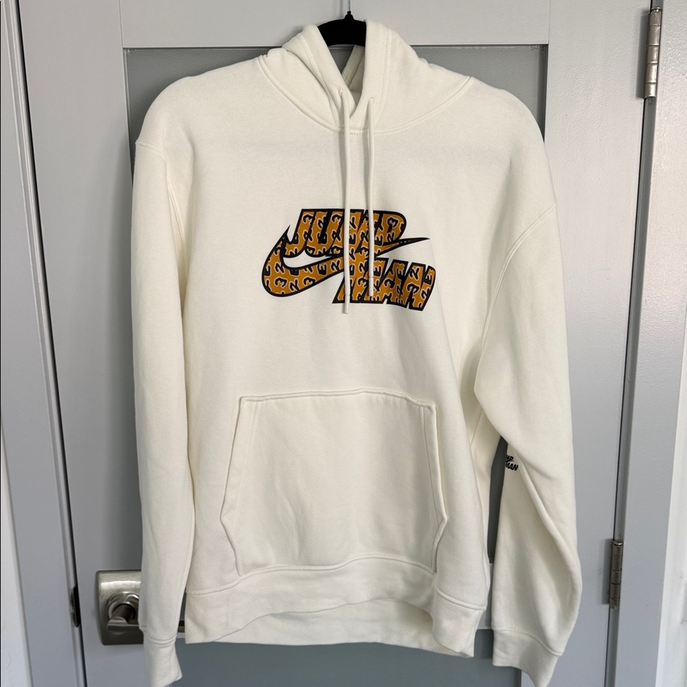 BNWOT Nike Jump Man Jordan Leopard Graphic Cream pullover Hoodie Small